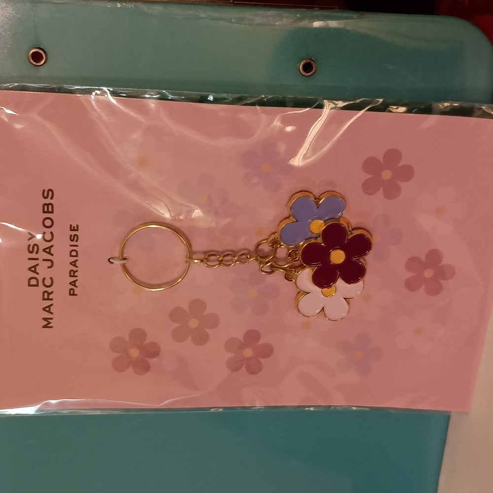 Daisy Marc Jacobs Paradise key chain